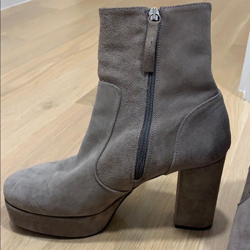 Cute Booties - Picture 4 of 7
